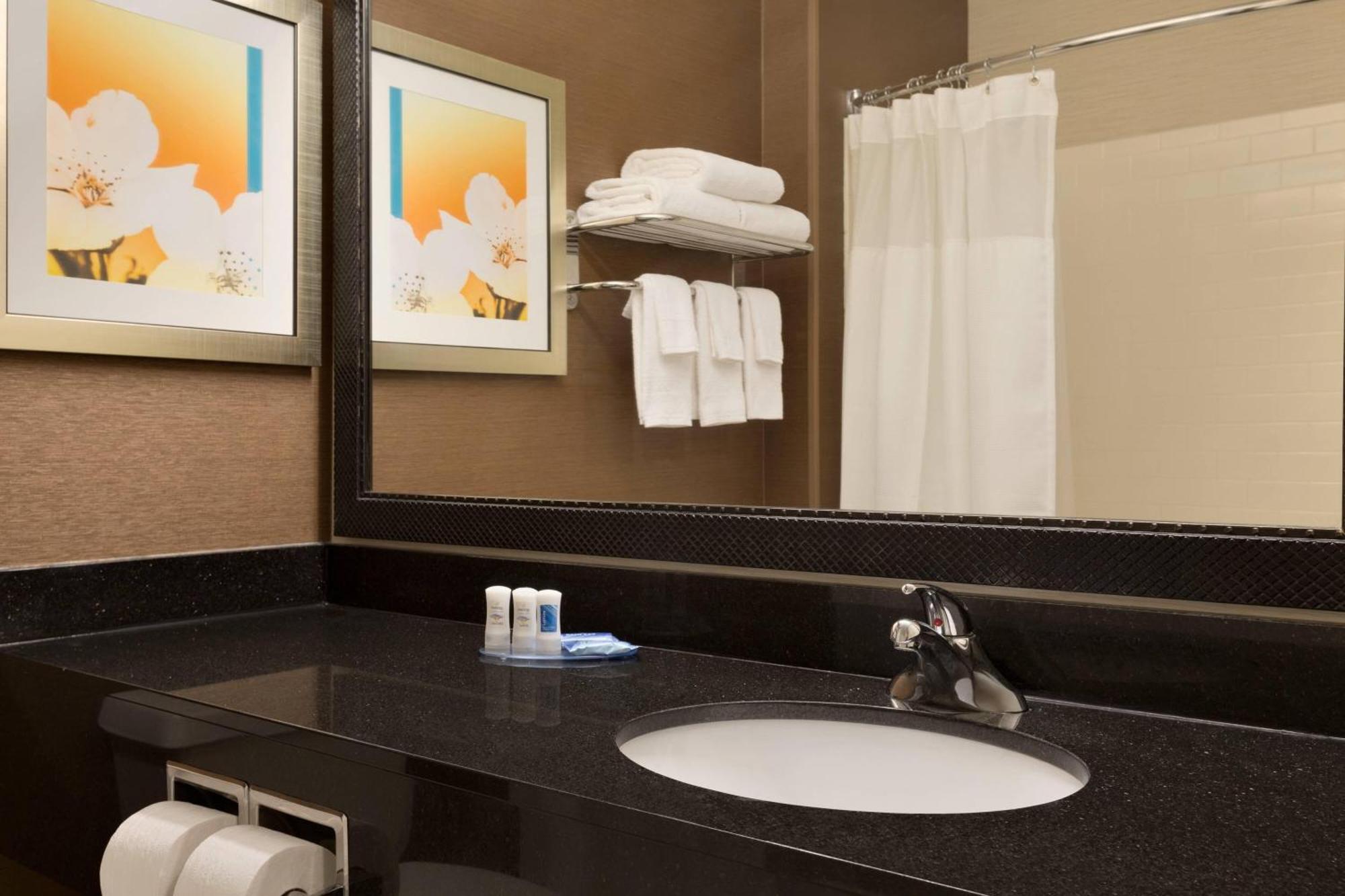 Fairfield Inn & Suites Bismarck North Exteriér fotografie