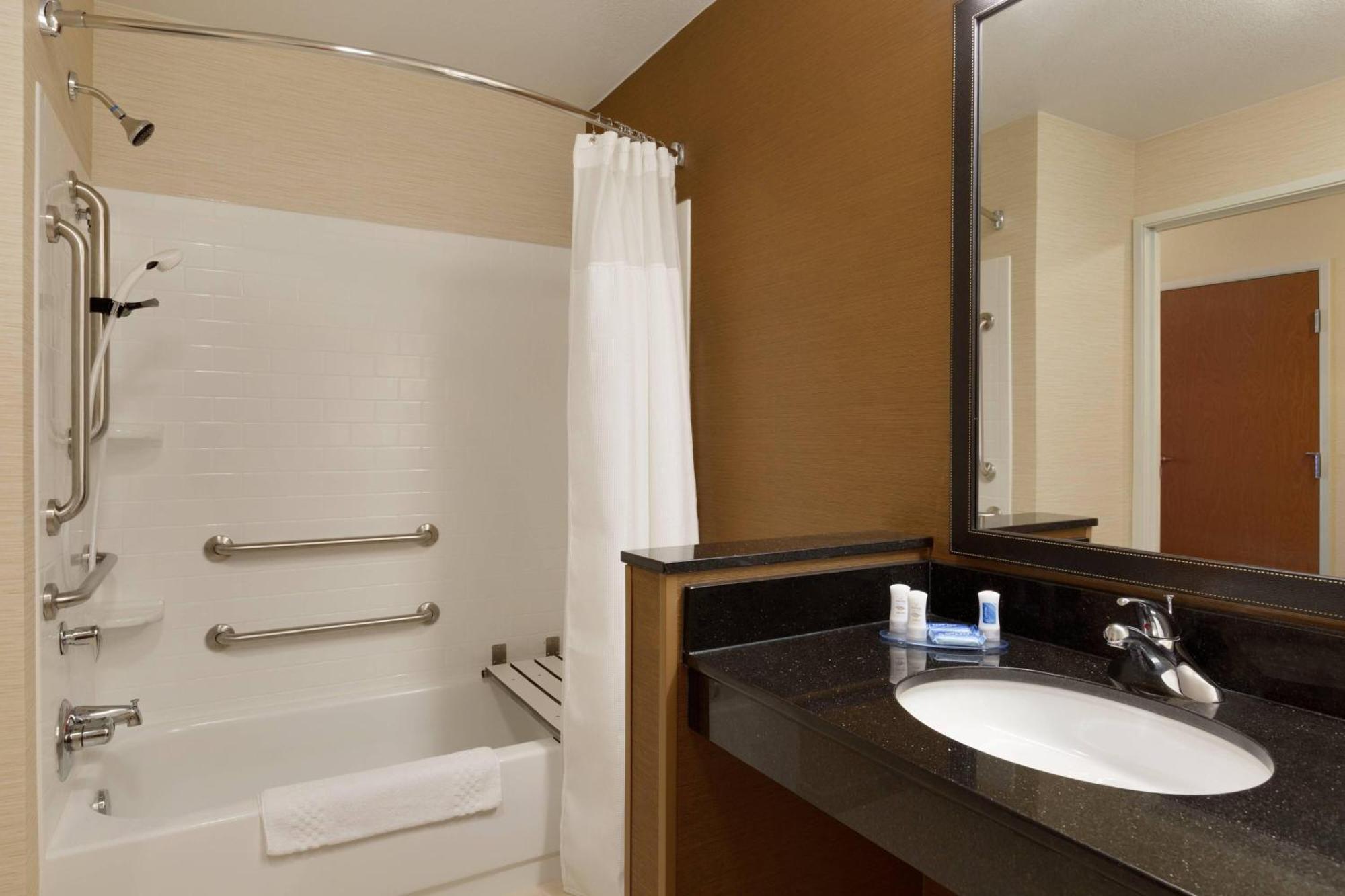 Fairfield Inn & Suites Bismarck North Exteriér fotografie